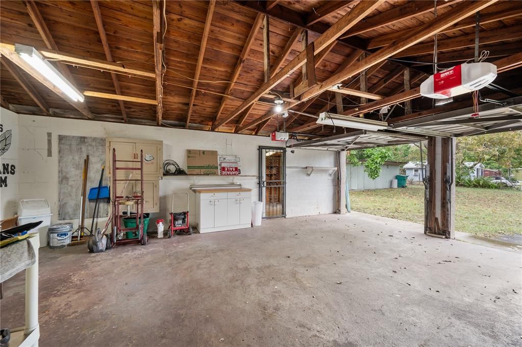 For Sale: $225,000 (3 beds, 1 baths, 1241 Square Feet)