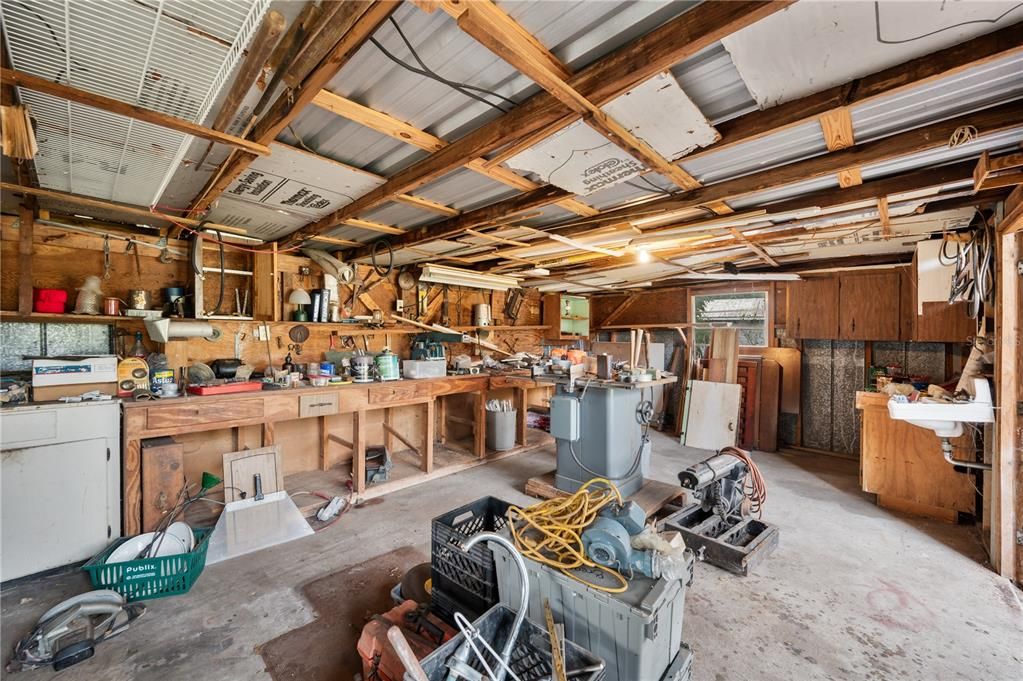 For Sale: $225,000 (3 beds, 1 baths, 1241 Square Feet)