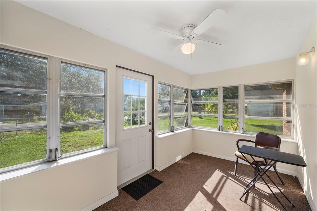 For Sale: $225,000 (3 beds, 1 baths, 1241 Square Feet)