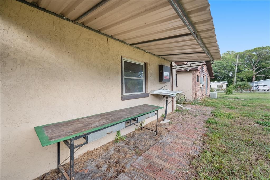 For Sale: $225,000 (3 beds, 1 baths, 1241 Square Feet)