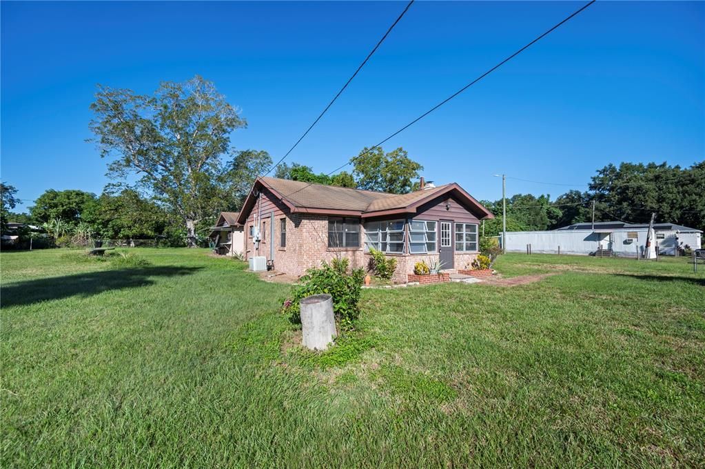 For Sale: $225,000 (3 beds, 1 baths, 1241 Square Feet)