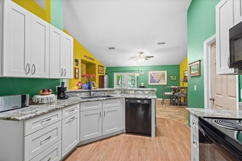 For Sale: $329,000 (3 beds, 2 baths, 1641 Square Feet)