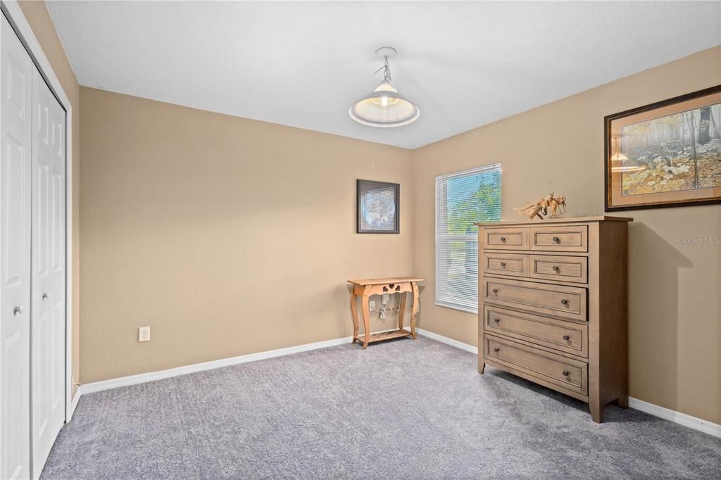 For Sale: $329,000 (3 beds, 2 baths, 1641 Square Feet)