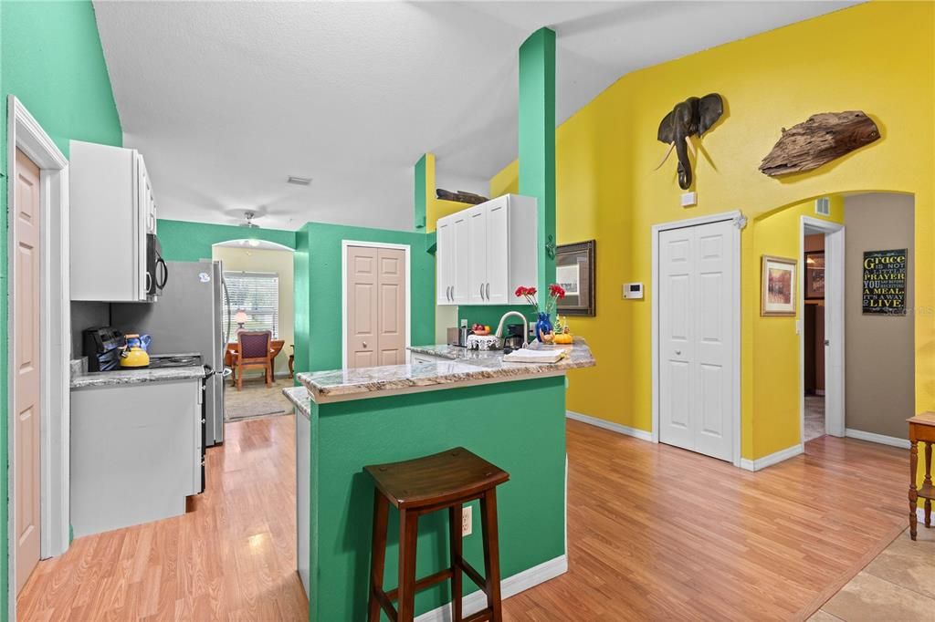 For Sale: $329,000 (3 beds, 2 baths, 1641 Square Feet)