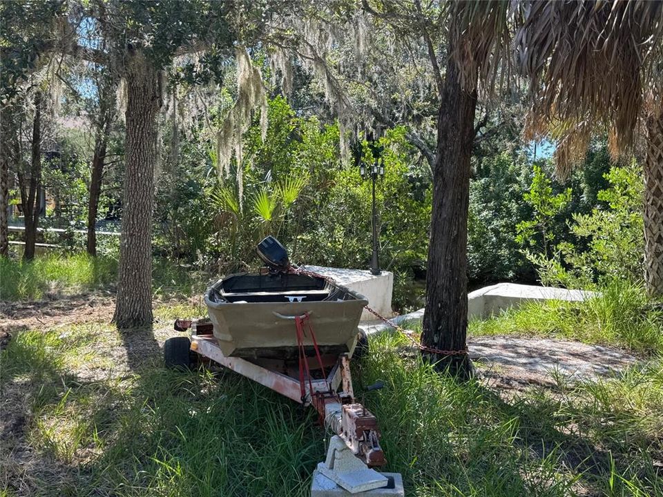 For Sale: $300,000 (1 beds, 1 baths, 672 Square Feet)