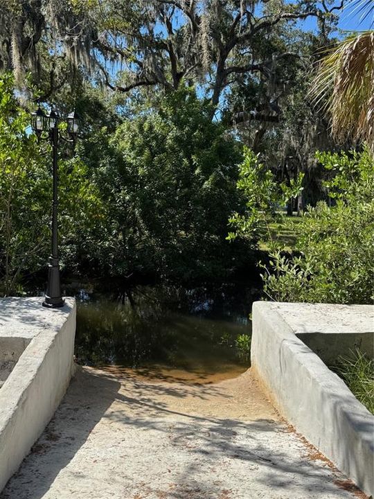 For Sale: $300,000 (1 beds, 1 baths, 672 Square Feet)