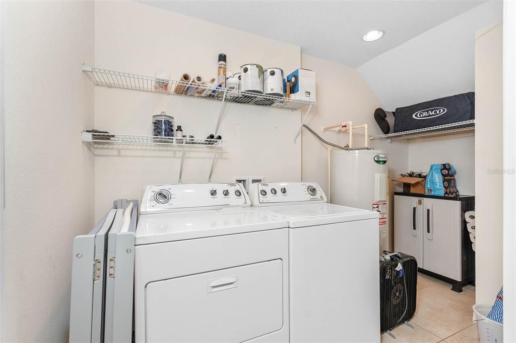 For Sale: $265,000 (2 beds, 2 baths, 1161 Square Feet)