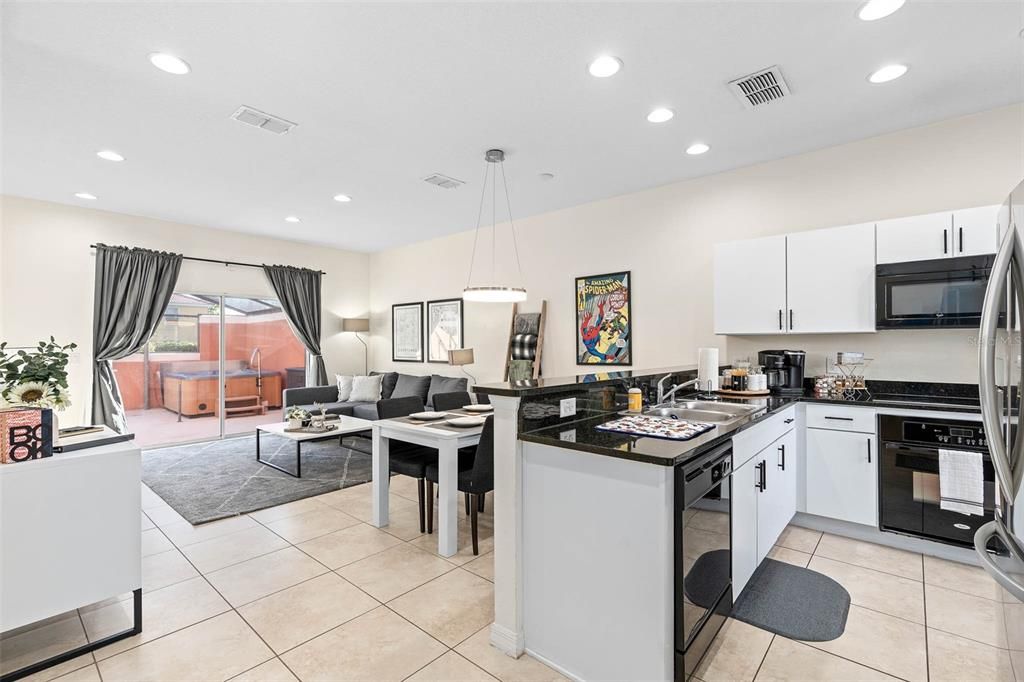 For Sale: $265,000 (2 beds, 2 baths, 1161 Square Feet)