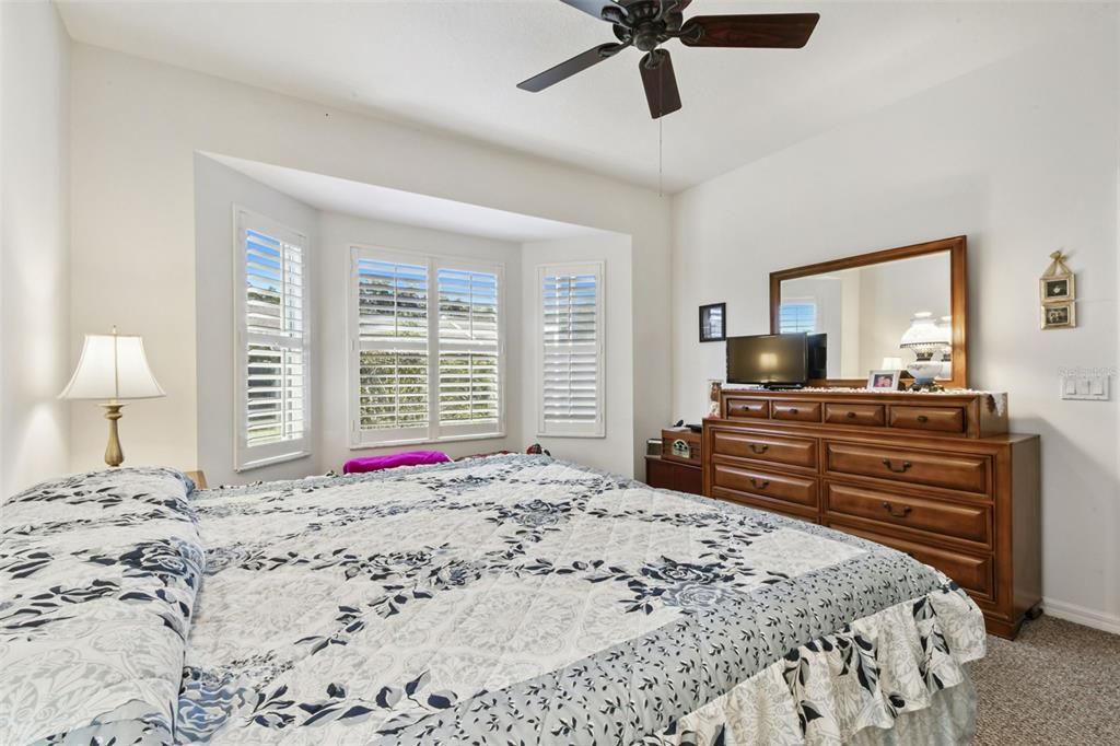 For Sale: $284,900 (2 beds, 2 baths, 1332 Square Feet)