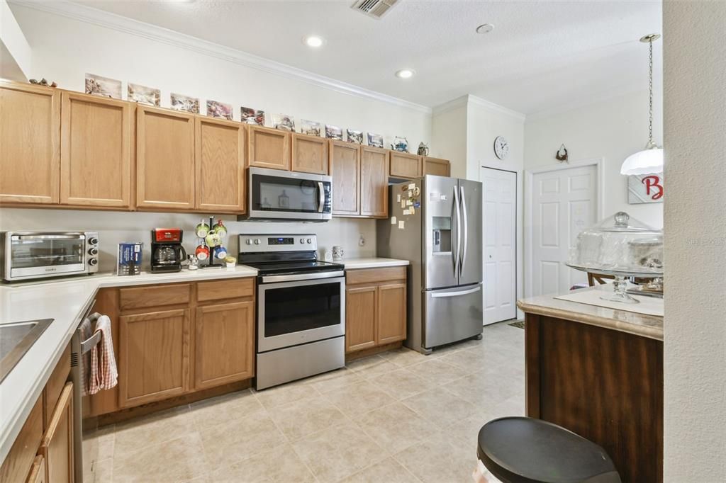 For Sale: $284,900 (2 beds, 2 baths, 1332 Square Feet)