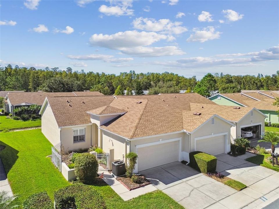 For Sale: $284,900 (2 beds, 2 baths, 1332 Square Feet)