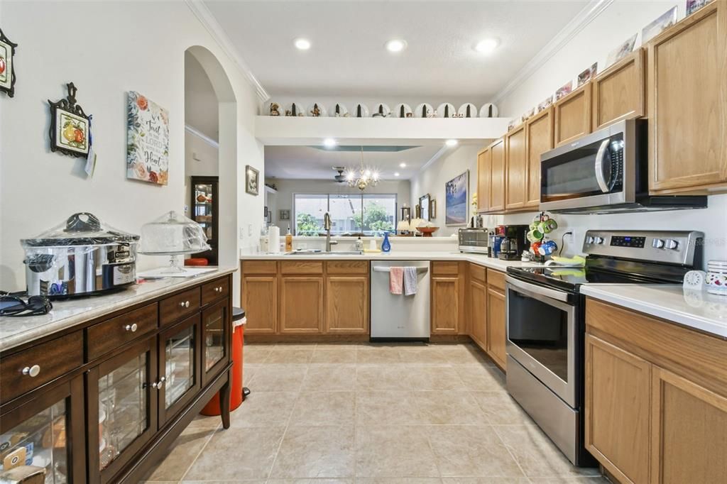 For Sale: $284,900 (2 beds, 2 baths, 1332 Square Feet)