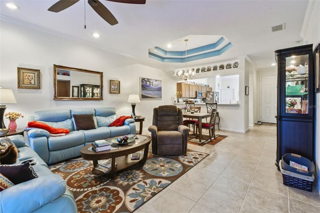 For Sale: $284,900 (2 beds, 2 baths, 1332 Square Feet)