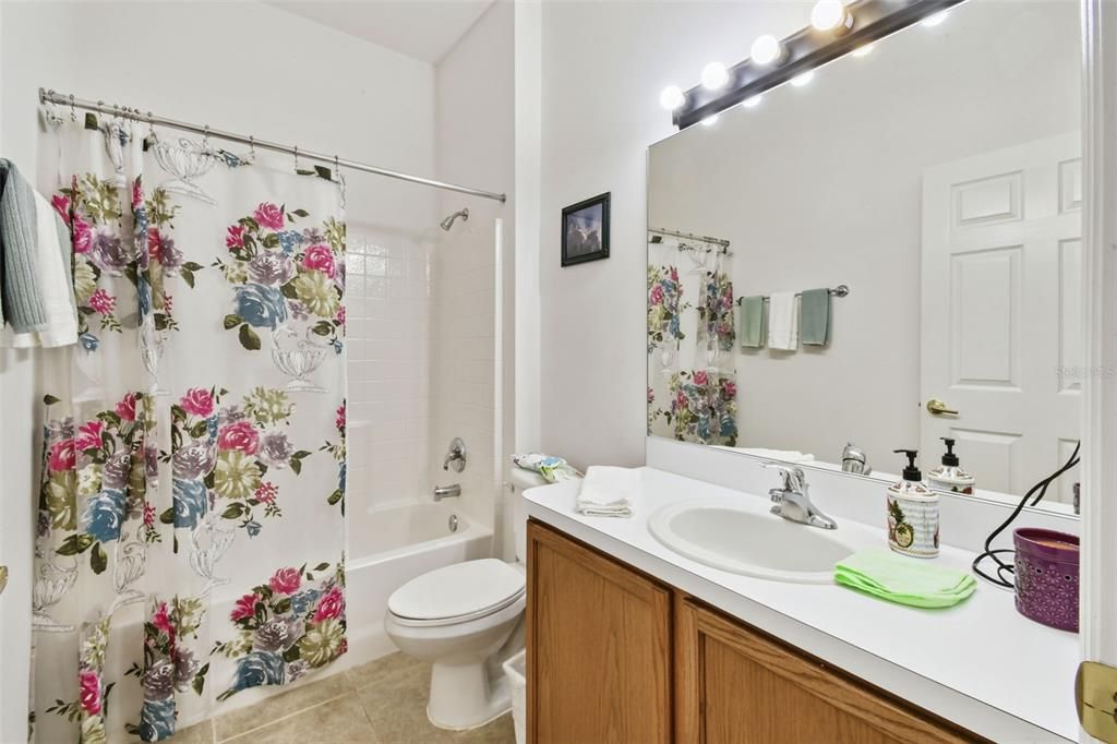 For Sale: $284,900 (2 beds, 2 baths, 1332 Square Feet)