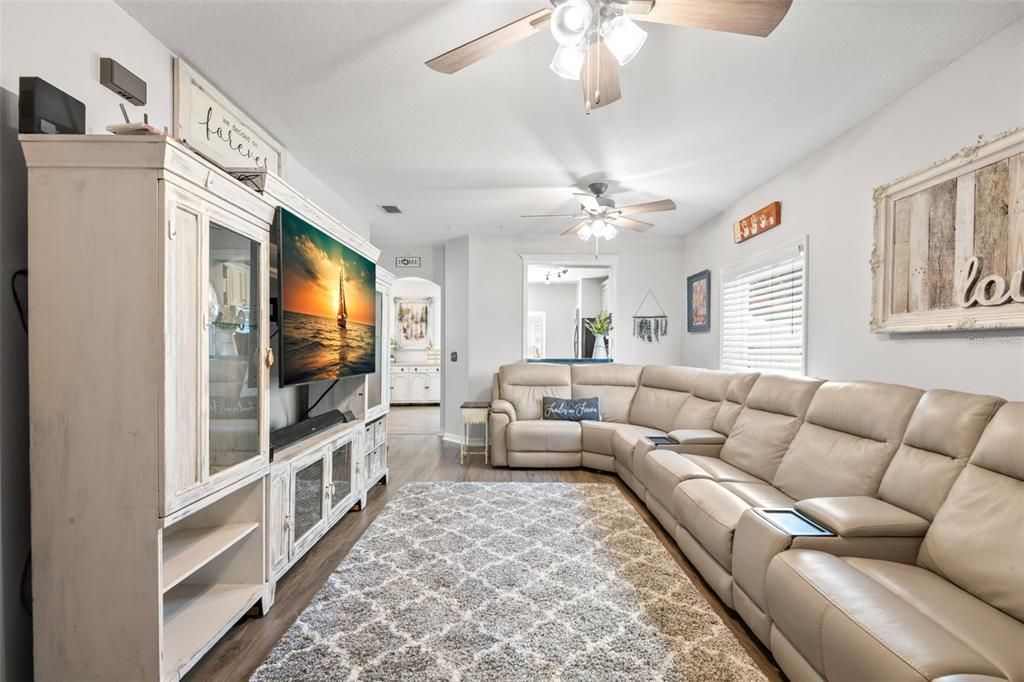 Active With Contract: $395,000 (4 beds, 2 baths, 1784 Square Feet)