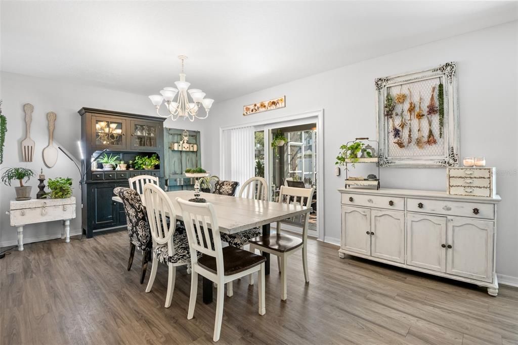 Active With Contract: $395,000 (4 beds, 2 baths, 1784 Square Feet)