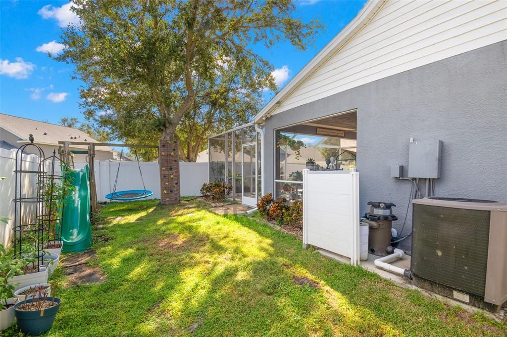 Active With Contract: $395,000 (4 beds, 2 baths, 1784 Square Feet)