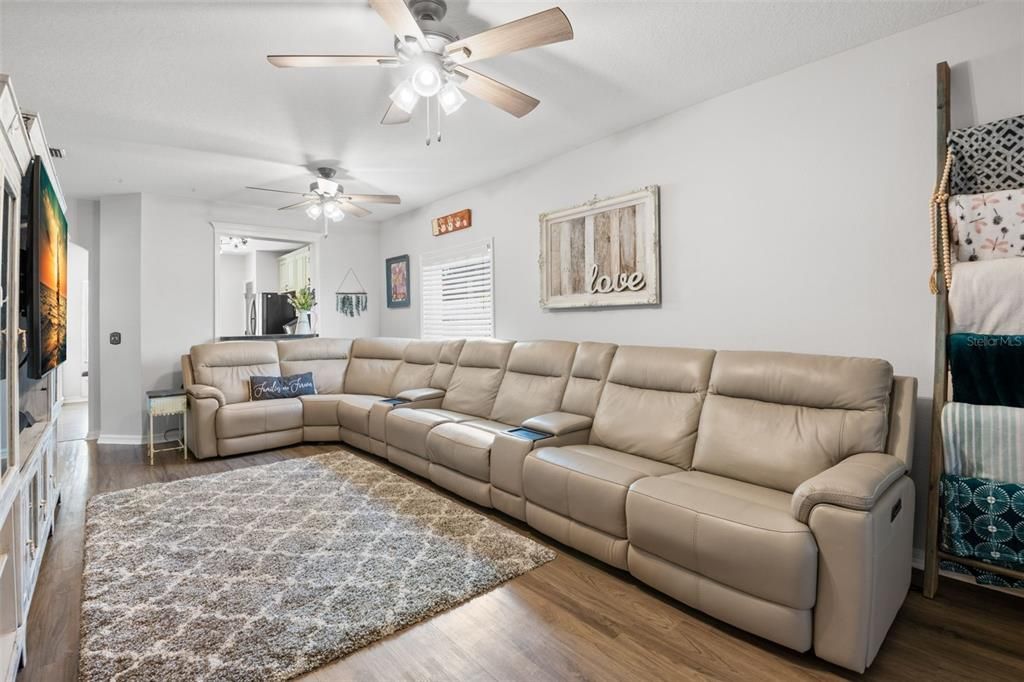 Active With Contract: $395,000 (4 beds, 2 baths, 1784 Square Feet)