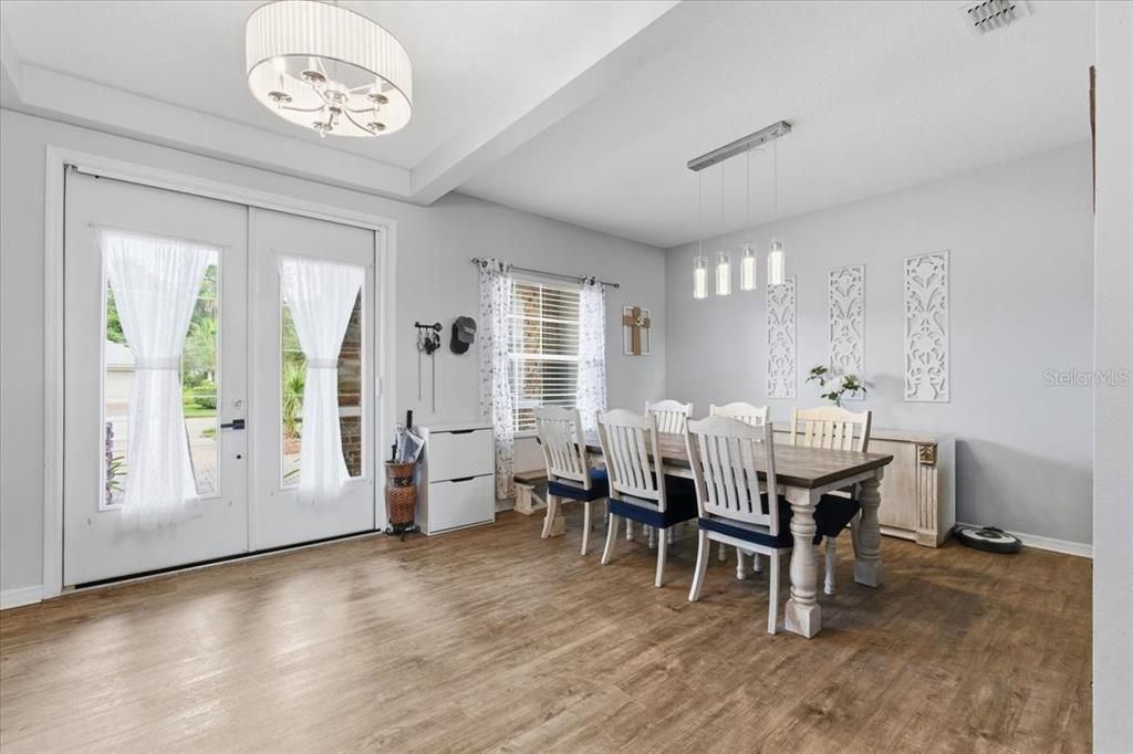 En Venta: $554,900 (4 camas, 2 baños, 3019 Pies cuadrados)