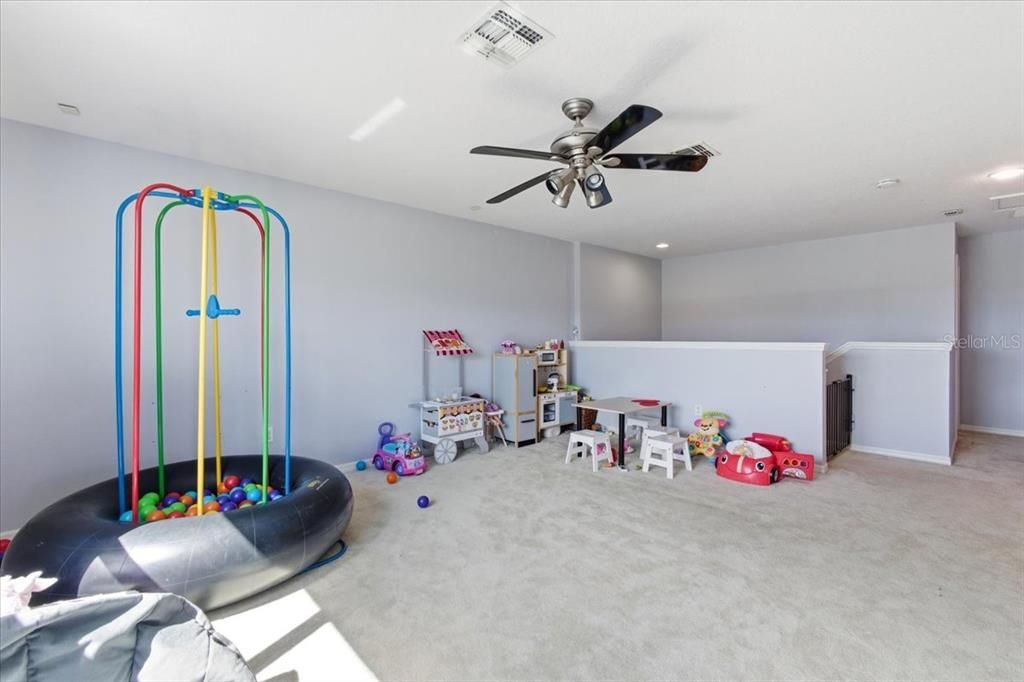 En Venta: $554,900 (4 camas, 2 baños, 3019 Pies cuadrados)