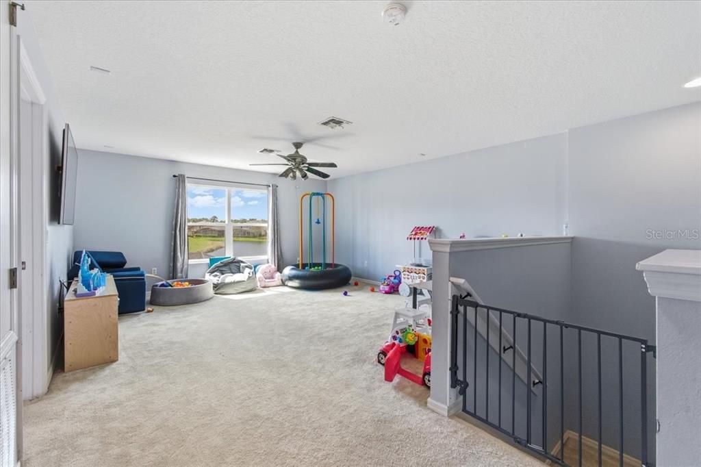 En Venta: $554,900 (4 camas, 2 baños, 3019 Pies cuadrados)