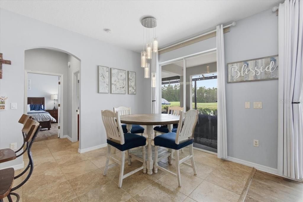 En Venta: $554,900 (4 camas, 2 baños, 3019 Pies cuadrados)