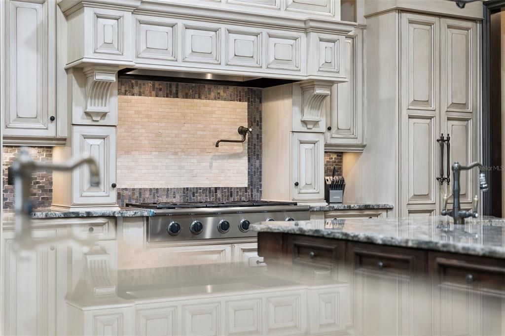 For Sale: $7,750,000 (7 beds, 7 baths, 10485 Square Feet)