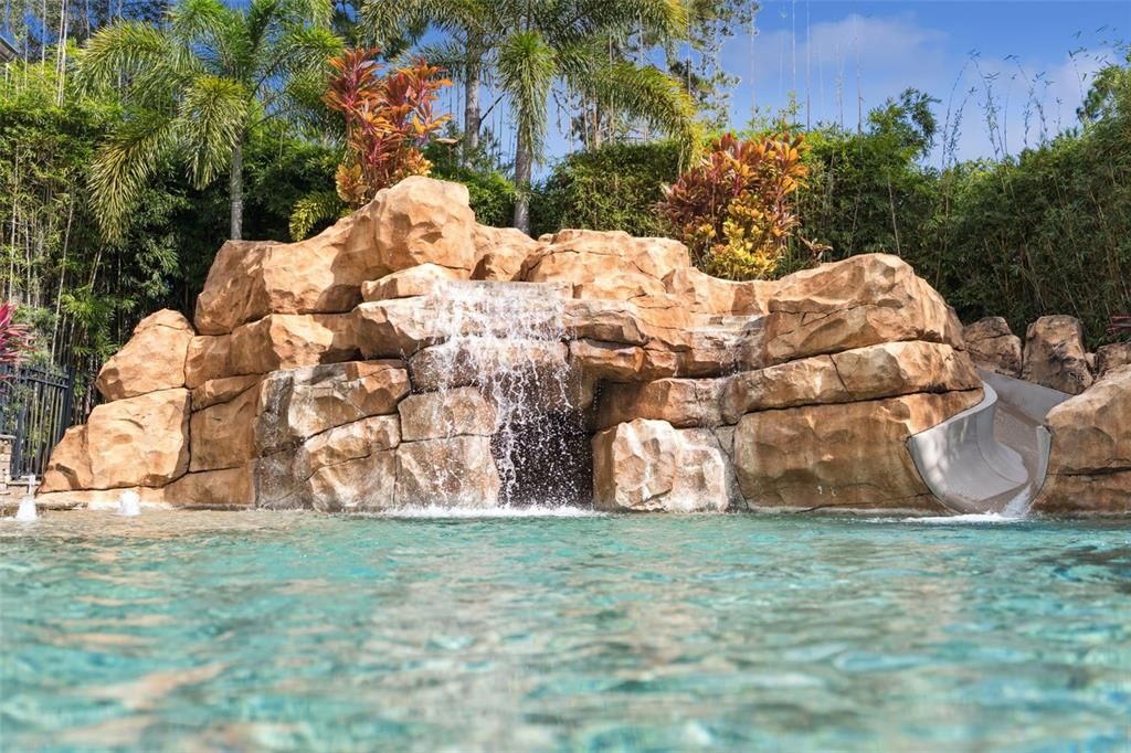 For Sale: $7,750,000 (7 beds, 7 baths, 10485 Square Feet)