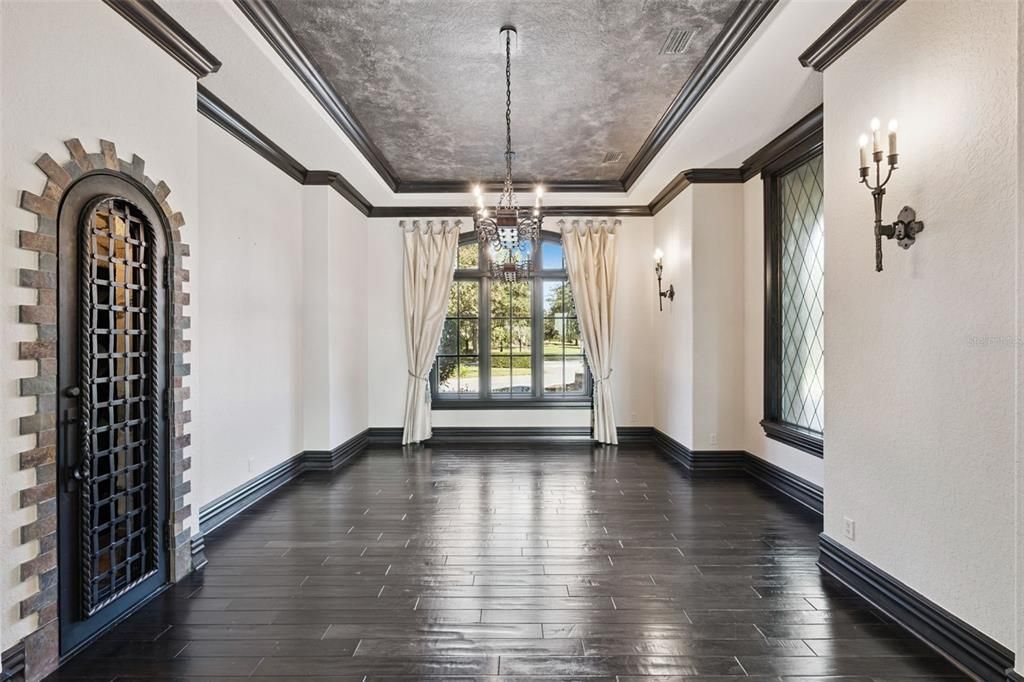 For Sale: $7,750,000 (7 beds, 7 baths, 10485 Square Feet)