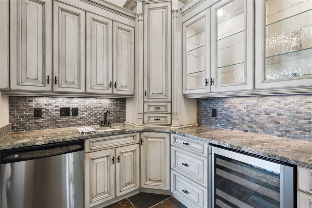 For Sale: $7,750,000 (7 beds, 7 baths, 10485 Square Feet)