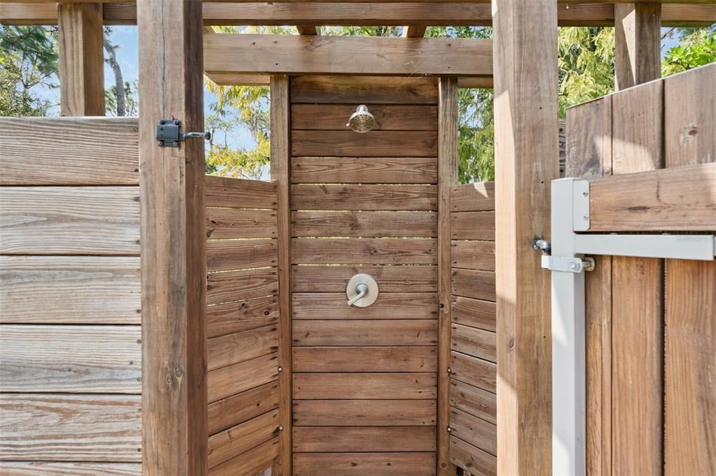 For Sale: $7,750,000 (7 beds, 7 baths, 10485 Square Feet)