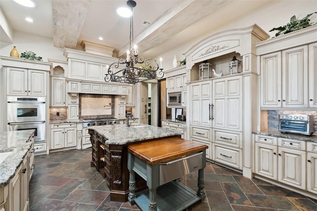 For Sale: $7,750,000 (7 beds, 7 baths, 10485 Square Feet)