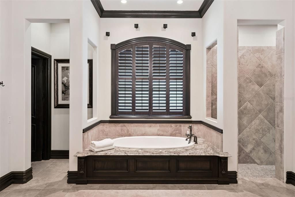 For Sale: $7,750,000 (7 beds, 7 baths, 10485 Square Feet)