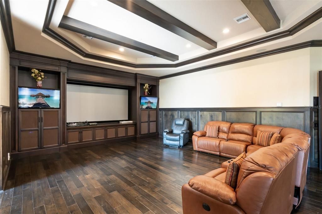 For Sale: $7,750,000 (7 beds, 7 baths, 10485 Square Feet)