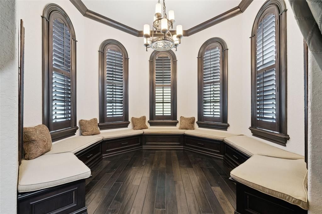 For Sale: $7,750,000 (7 beds, 7 baths, 10485 Square Feet)