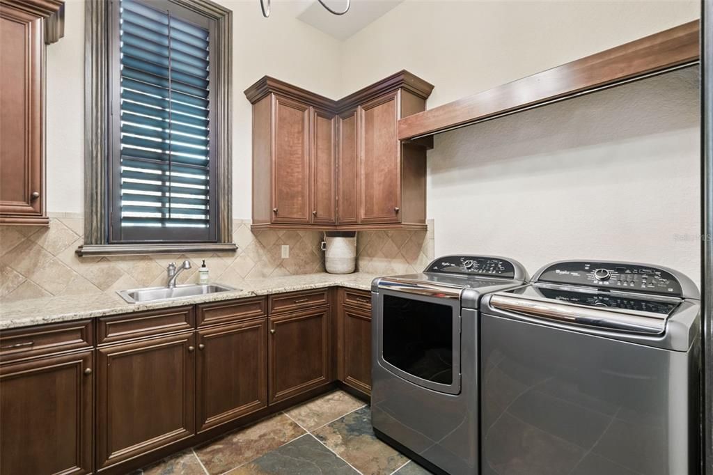 For Sale: $7,750,000 (7 beds, 7 baths, 10485 Square Feet)