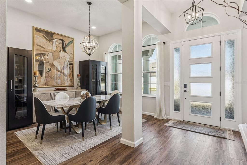 合同活跃: $905,000 (4 贝兹, 3 浴室, 3036 平方英尺)