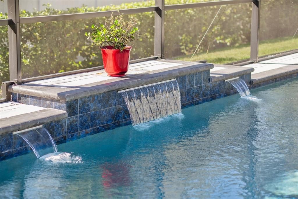 合同活跃: $905,000 (4 贝兹, 3 浴室, 3036 平方英尺)