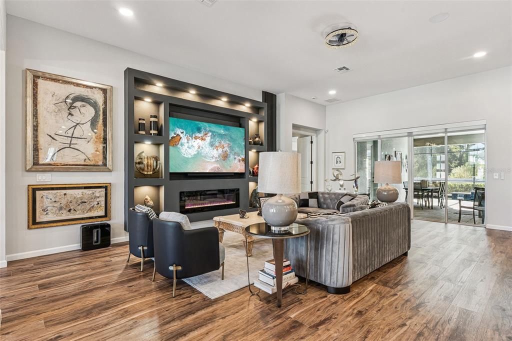 合同活跃: $905,000 (4 贝兹, 3 浴室, 3036 平方英尺)