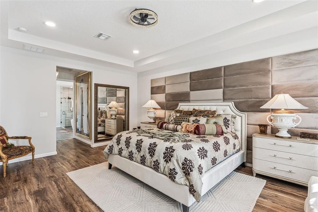 合同活跃: $905,000 (4 贝兹, 3 浴室, 3036 平方英尺)