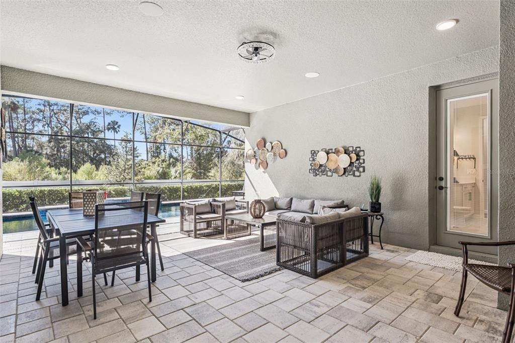 合同活跃: $905,000 (4 贝兹, 3 浴室, 3036 平方英尺)