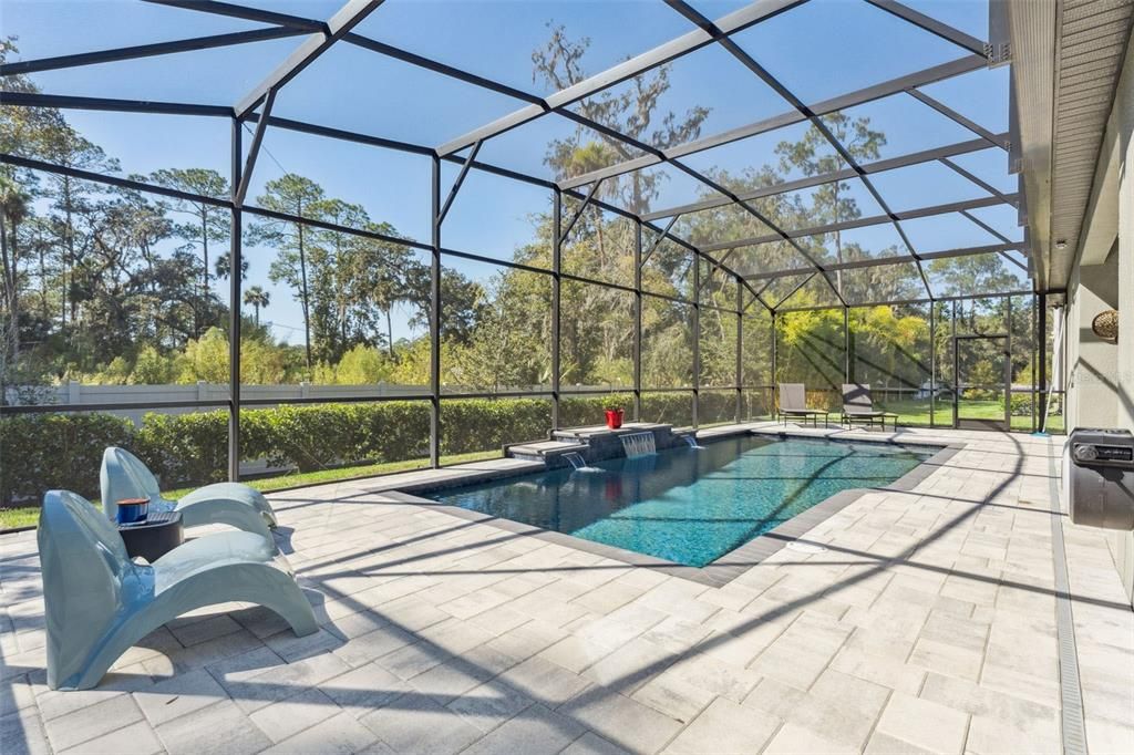 合同活跃: $905,000 (4 贝兹, 3 浴室, 3036 平方英尺)