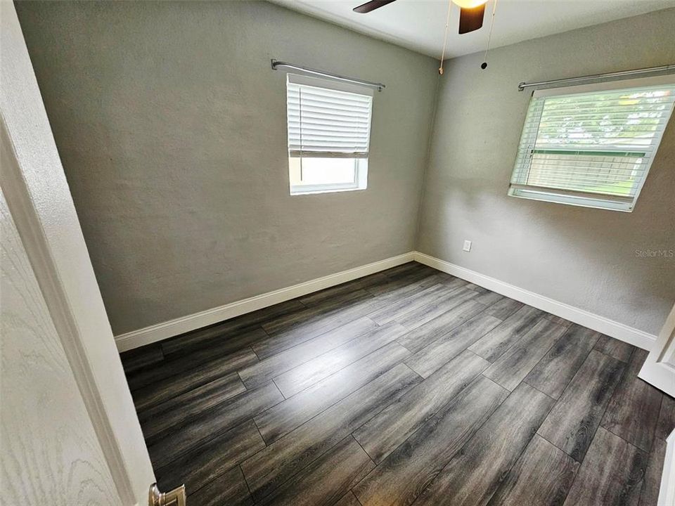 合同活跃: $1,575 (2 贝兹, 1 浴室, 943 平方英尺)