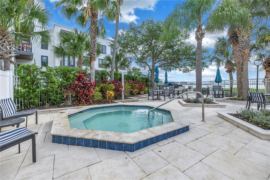 En Venta: $294,900 (1 camas, 1 baños, 964 Pies cuadrados)