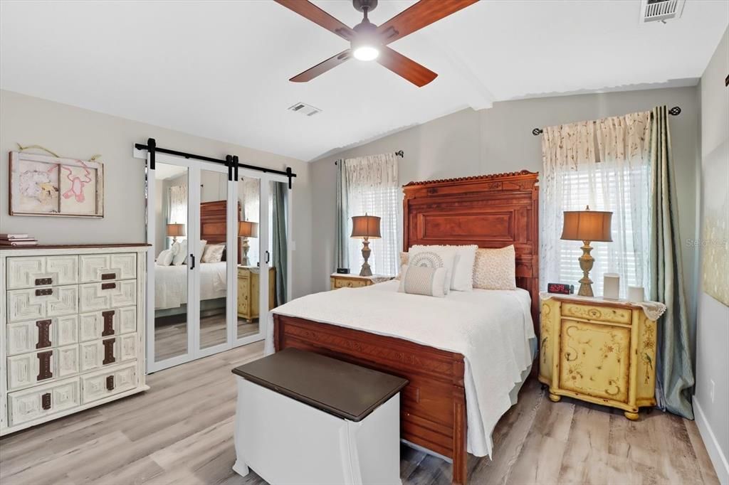 For Rent: $2,350 (2 beds, 2 baths, 1641 Square Feet)