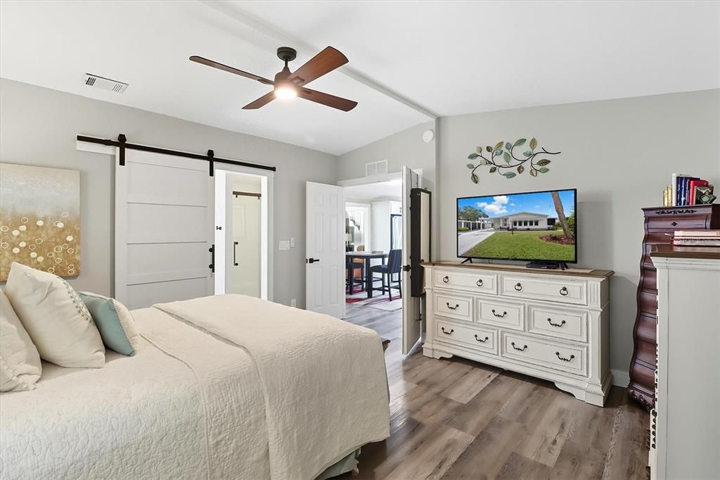 For Rent: $2,350 (2 beds, 2 baths, 1641 Square Feet)