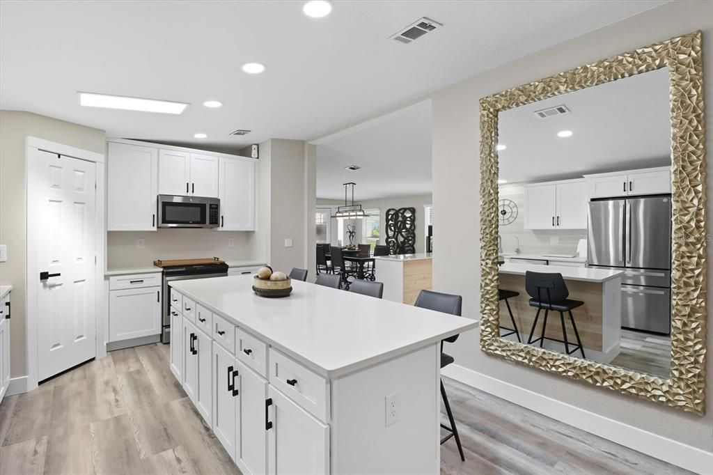 For Rent: $2,350 (2 beds, 2 baths, 1641 Square Feet)