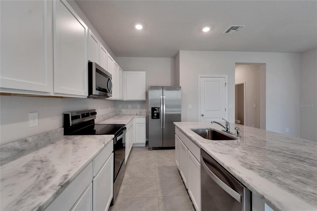 For Rent: $2,800 (3 beds, 2 baths, 1673 Square Feet)