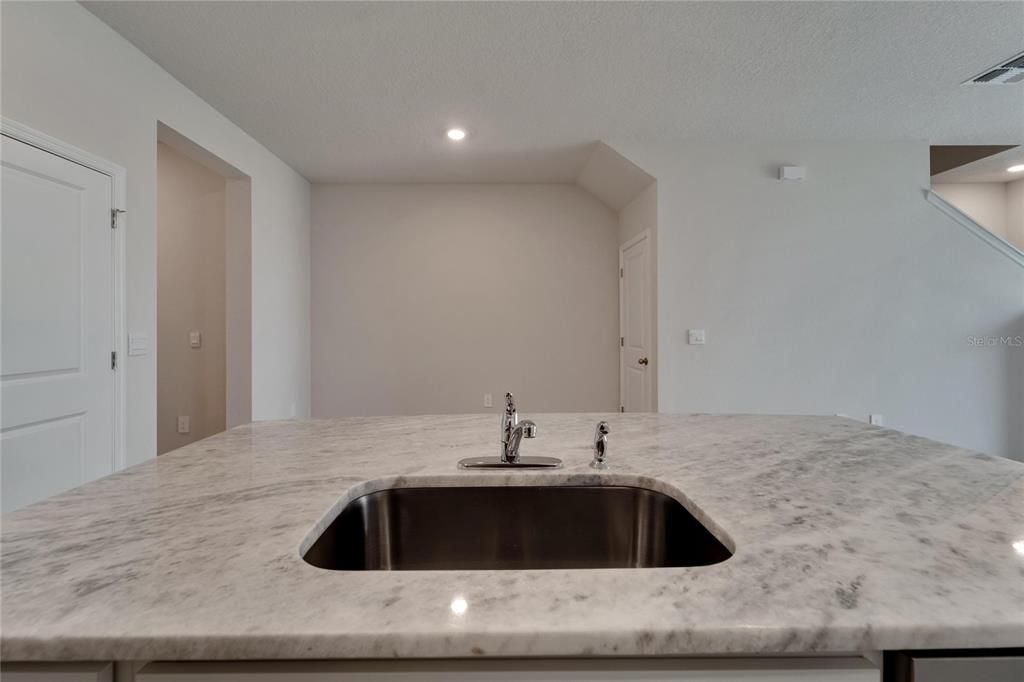 For Rent: $2,800 (3 beds, 2 baths, 1673 Square Feet)