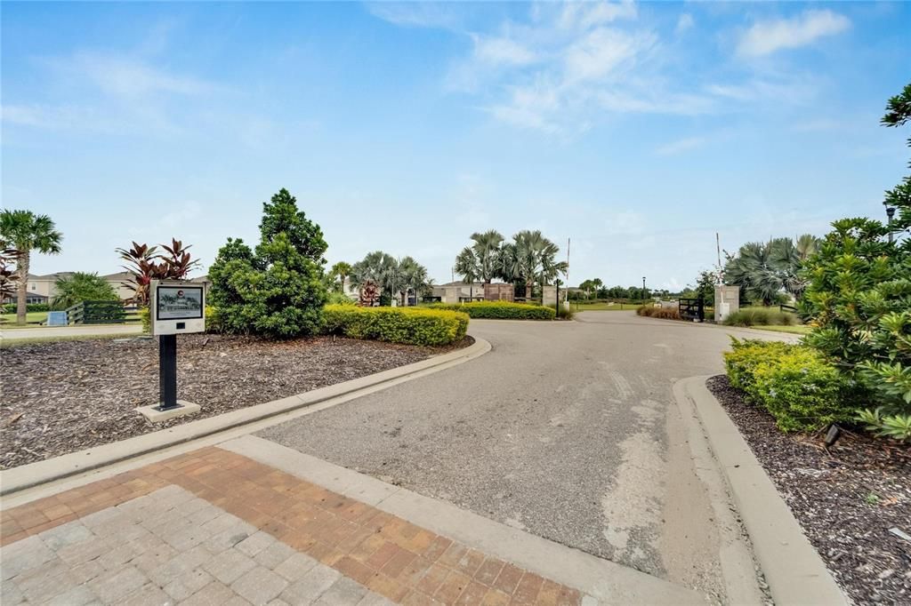 For Rent: $2,800 (3 beds, 2 baths, 1673 Square Feet)